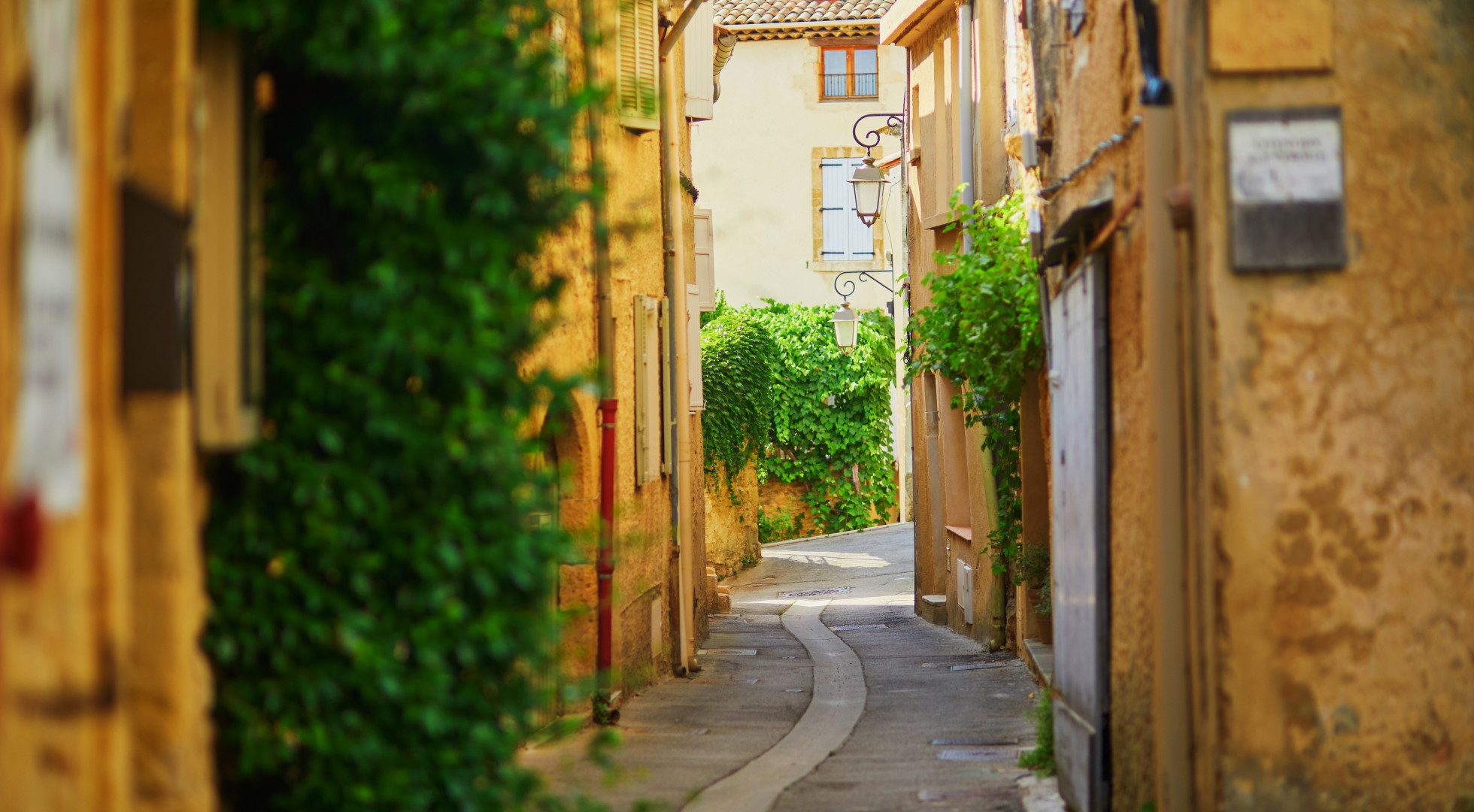 alley