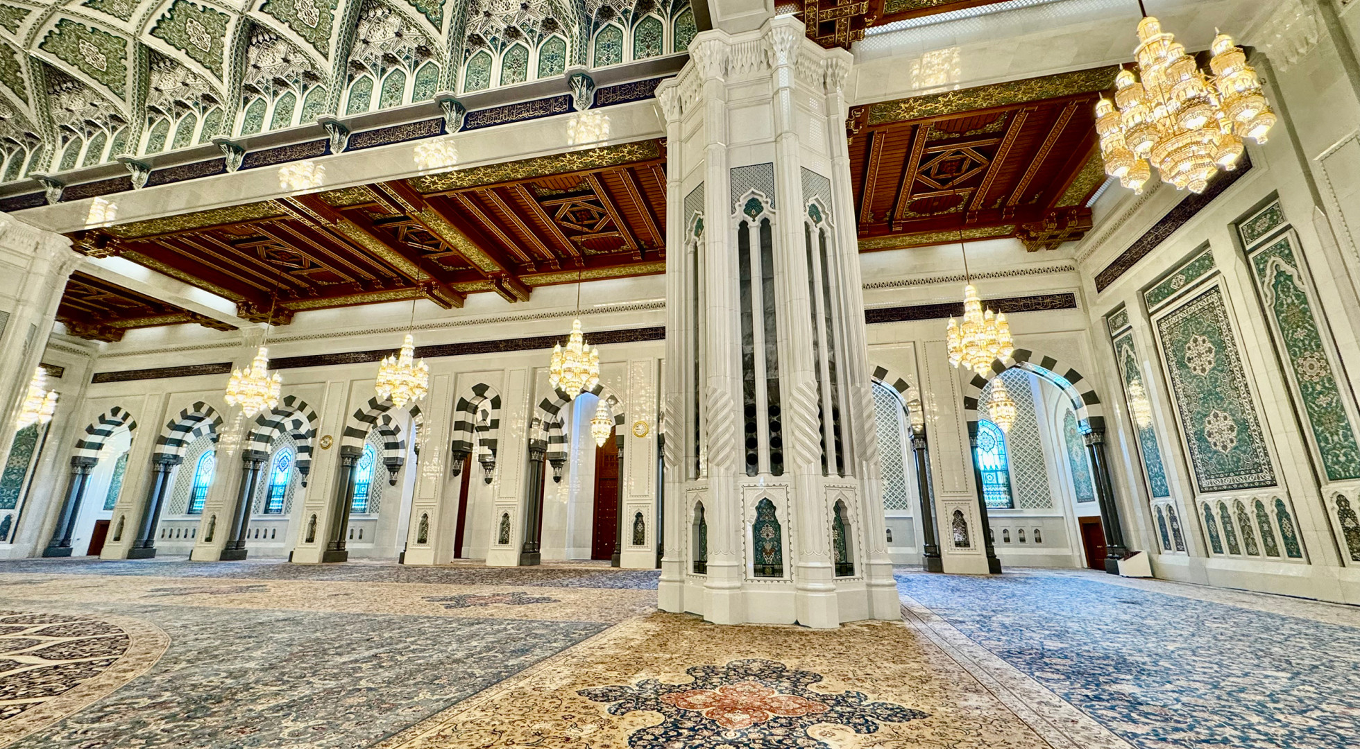 Oman-Mosque-interior